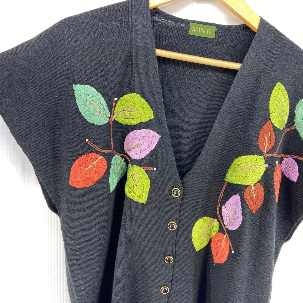 Miny Black Knit V Neck Sleeveless Sweater Vest Embroidered Leaves Womens Large - Picture 2 of 7